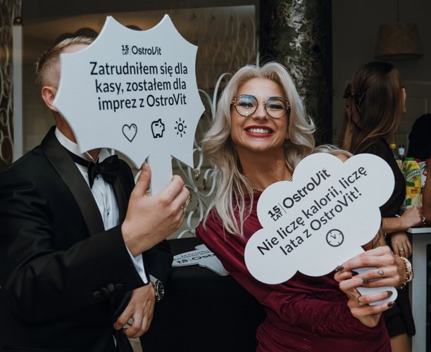Zdjęcie gości na balu z okazji 15 lecia firmy OstroVit