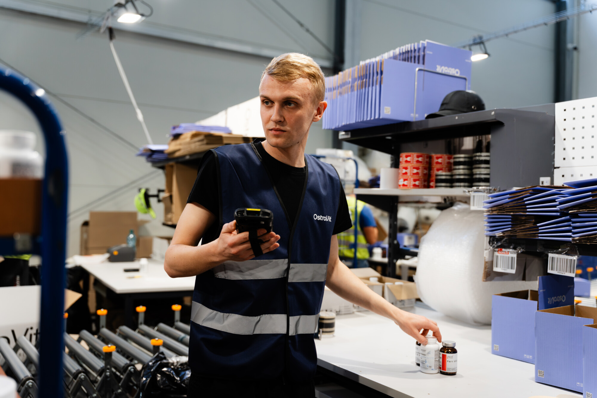 ostrovit-magazyn-praca-w-zambrowie-magazynier